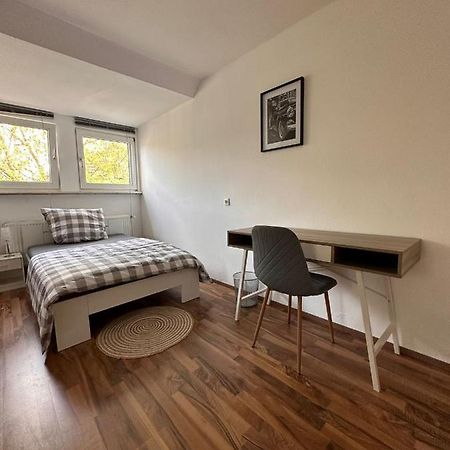 Zimmer Im Zentrum - In Der Naehe Zum Hauptbahnhof Paderborn Eksteriør billede