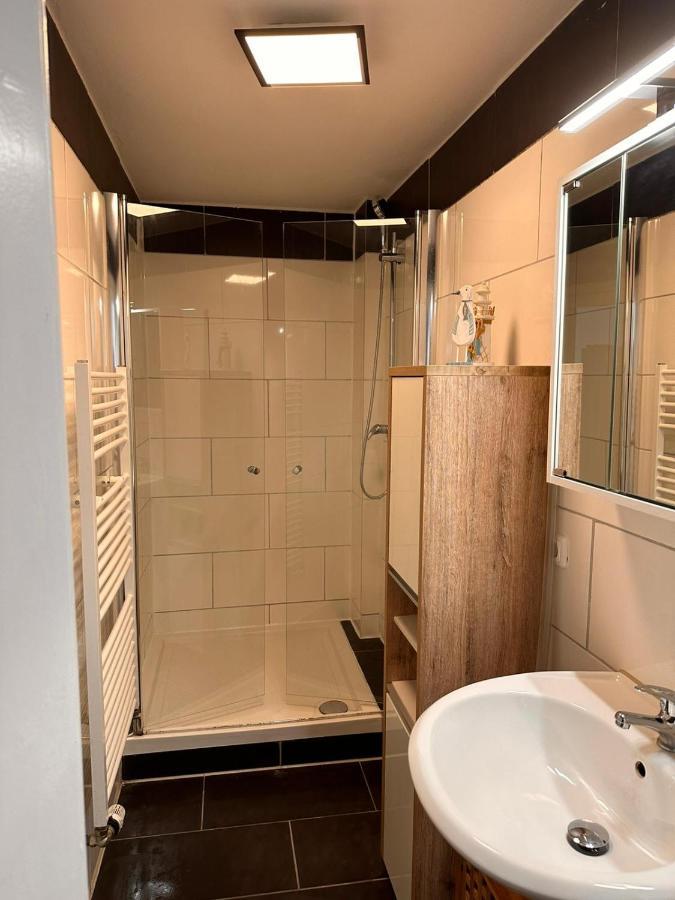 Zimmer Im Zentrum - In Der Naehe Zum Hauptbahnhof Paderborn Eksteriør billede